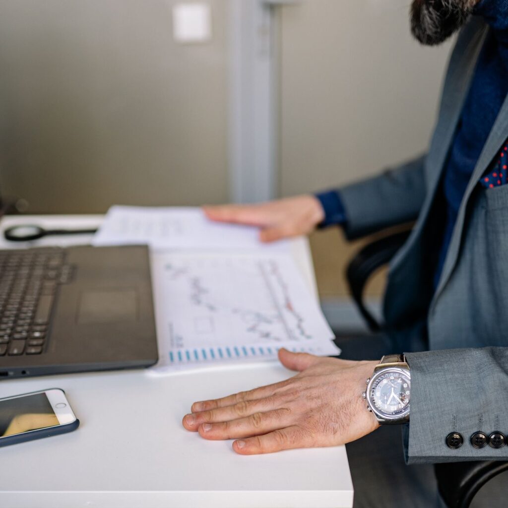 La relevancia de la formación continua en Administración y Negocios 1 pexels photo 7793675 7